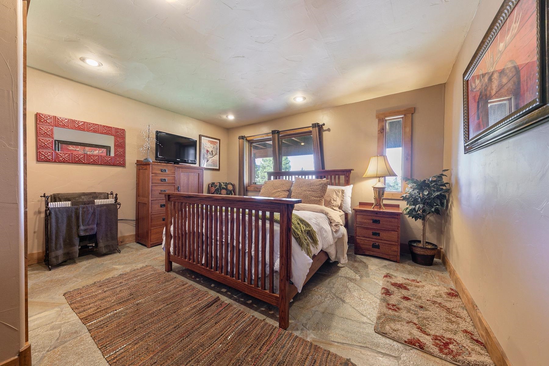 13165 Pinnacle Loop Truckee, CA 96161 - Photo 20 of 28