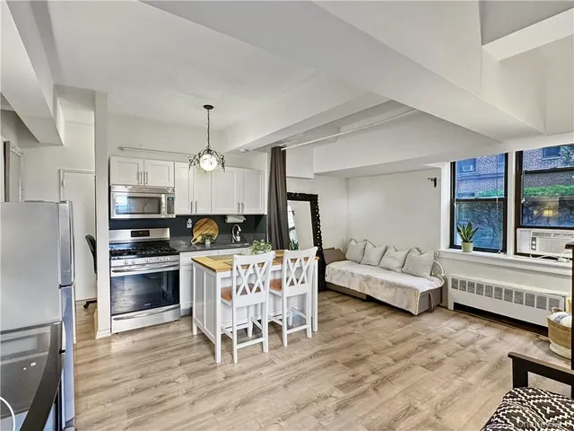 $1,900 | 10 Franklin Avenue, Unit 1EFF, White Plains, NY 10601