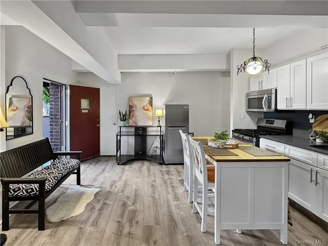 $1,900 | 10 Franklin Avenue, Unit 1EFF, White Plains, NY 10601