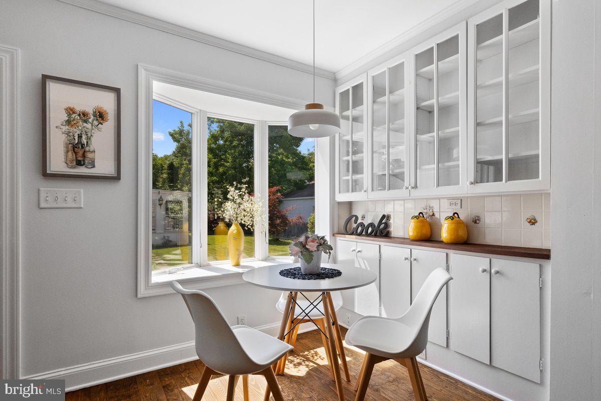 122 Linden Lane Princeton, NJ 08540 - Photo 6 of 19 a dining room with furniture and window