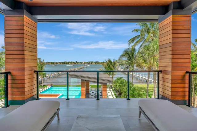 $105,000 | 416 South Lake Drive, Lantana, FL 33462