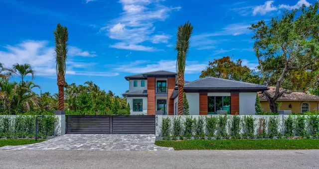 $105,000 | 416 South Lake Drive, Lantana, FL 33462