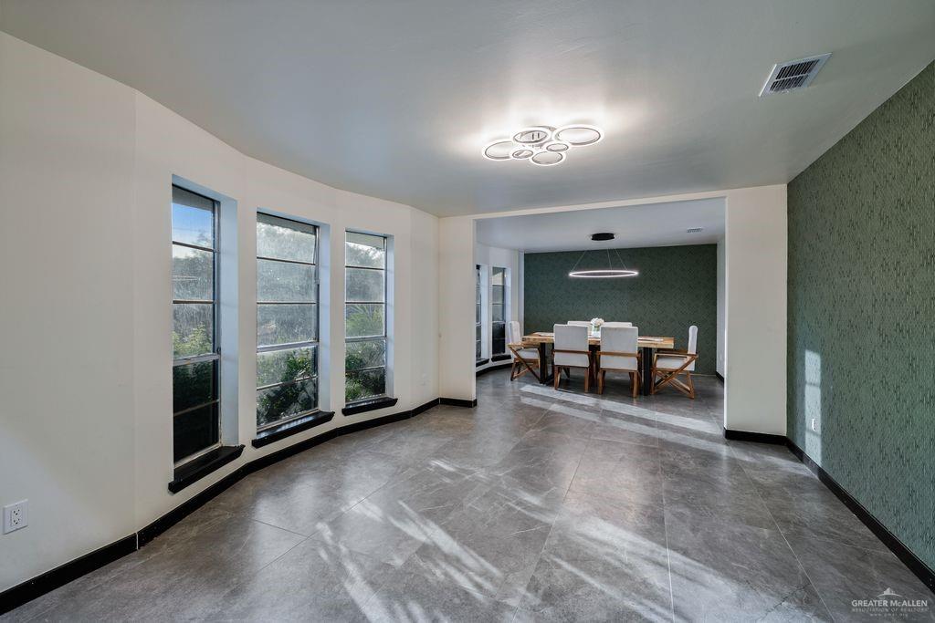 111 South Cox Street Rio Grande City, TX 78582 - Photo 9 of 27