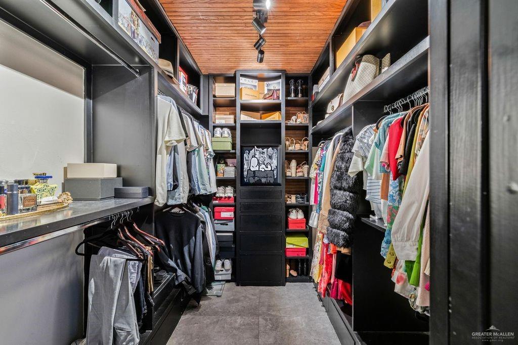111 South Cox Street Rio Grande City, TX 78582 - Photo 12 of 27 View of spacious closet