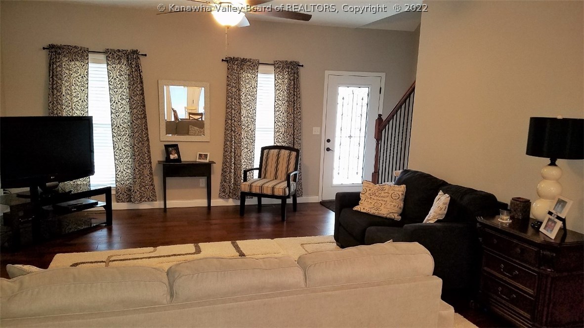 54 Hosanna Way Winfield, WV 25213 - Photo 2 of 19 Gallery Image 2