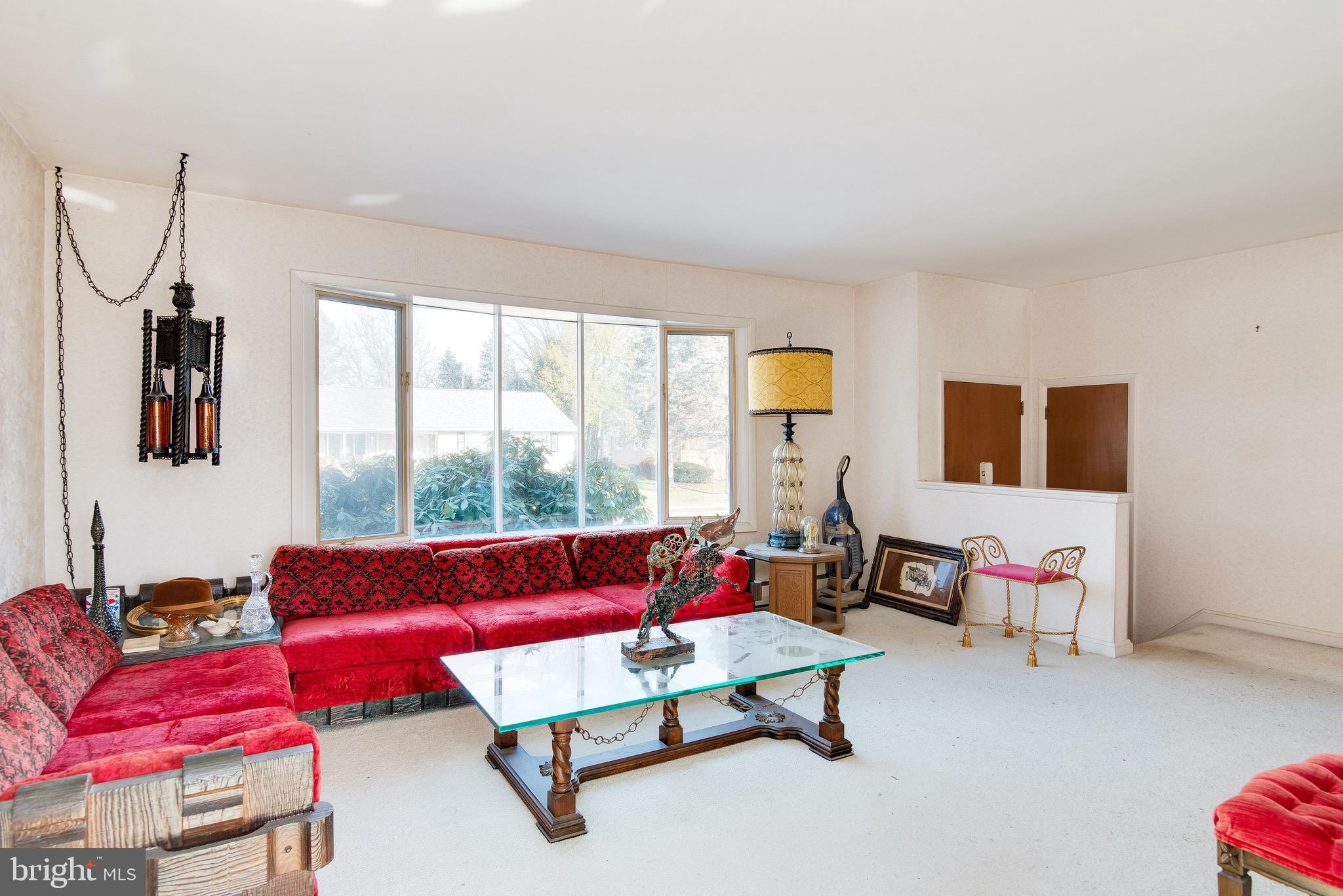 1645 Westwood Road Reading, PA 19610 - Photo 4 of 19