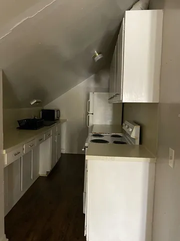 $950 | 800 Travis Street, Unit ATTIC, Columbus, TX 78934