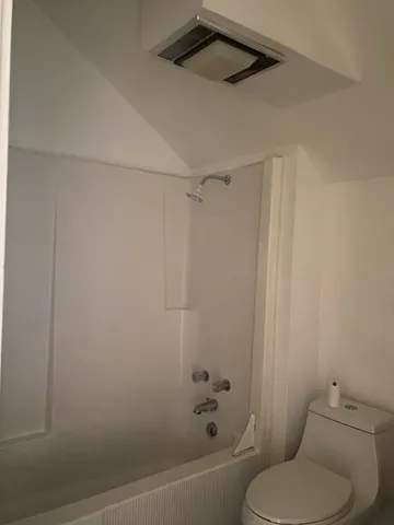 $950 | 800 Travis Street, Unit ATTIC, Columbus, TX 78934