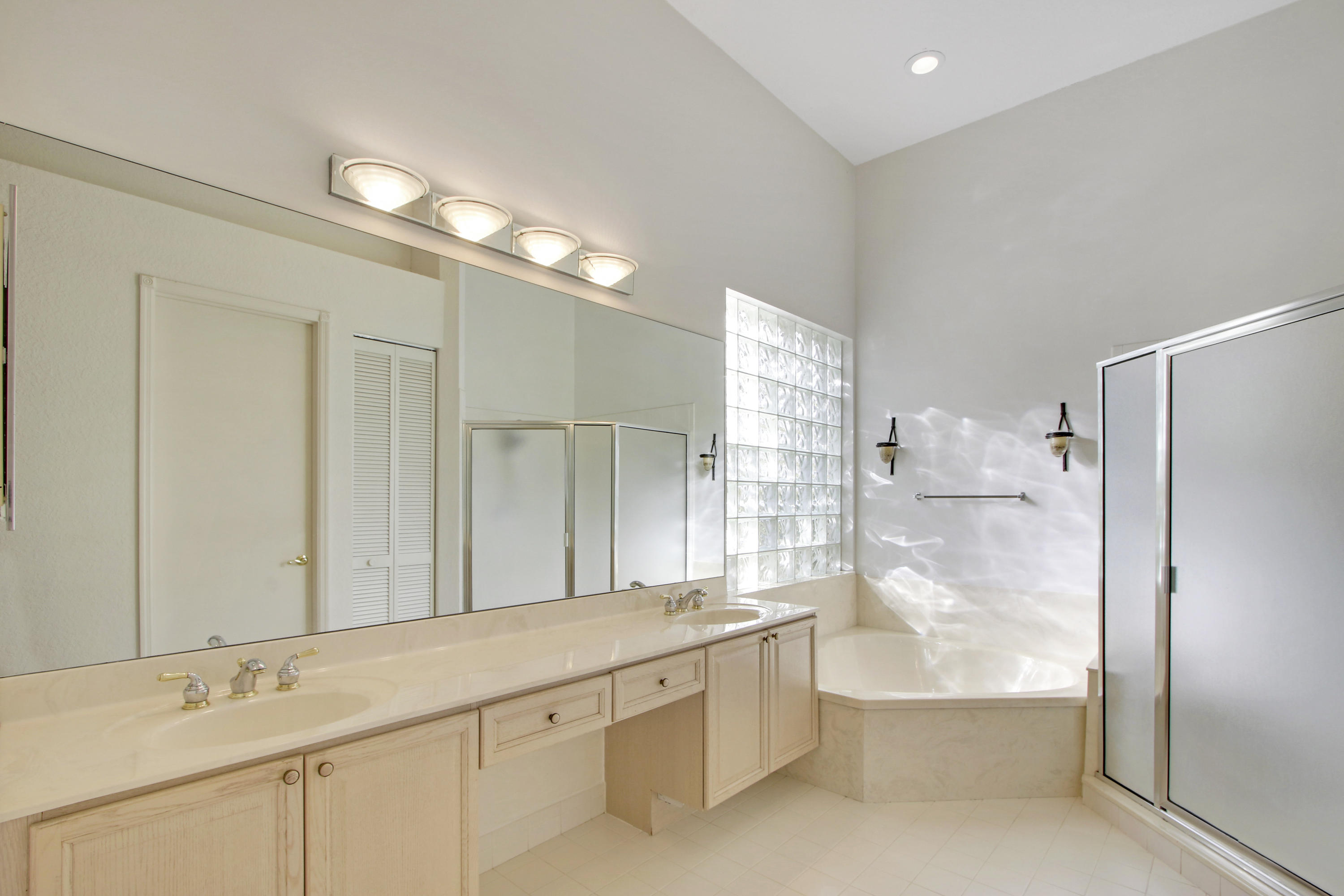 18561 Ocean Mist Drive Boca Raton, FL 33498 - Photo 16 of 29 Master Bath