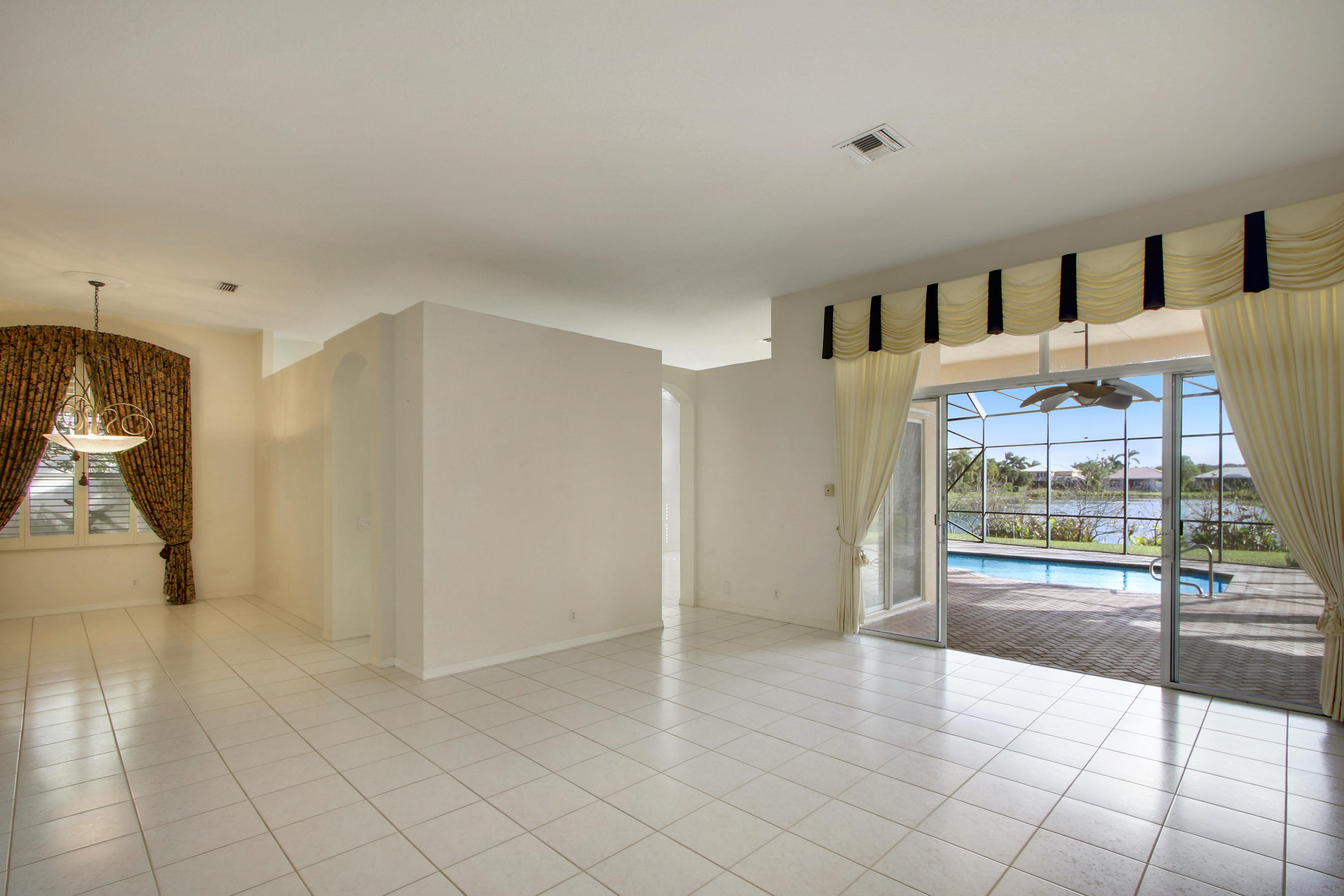 18561 Ocean Mist Drive Boca Raton, FL 33498 - Photo 5 of 29 Living Room-Dining Room
