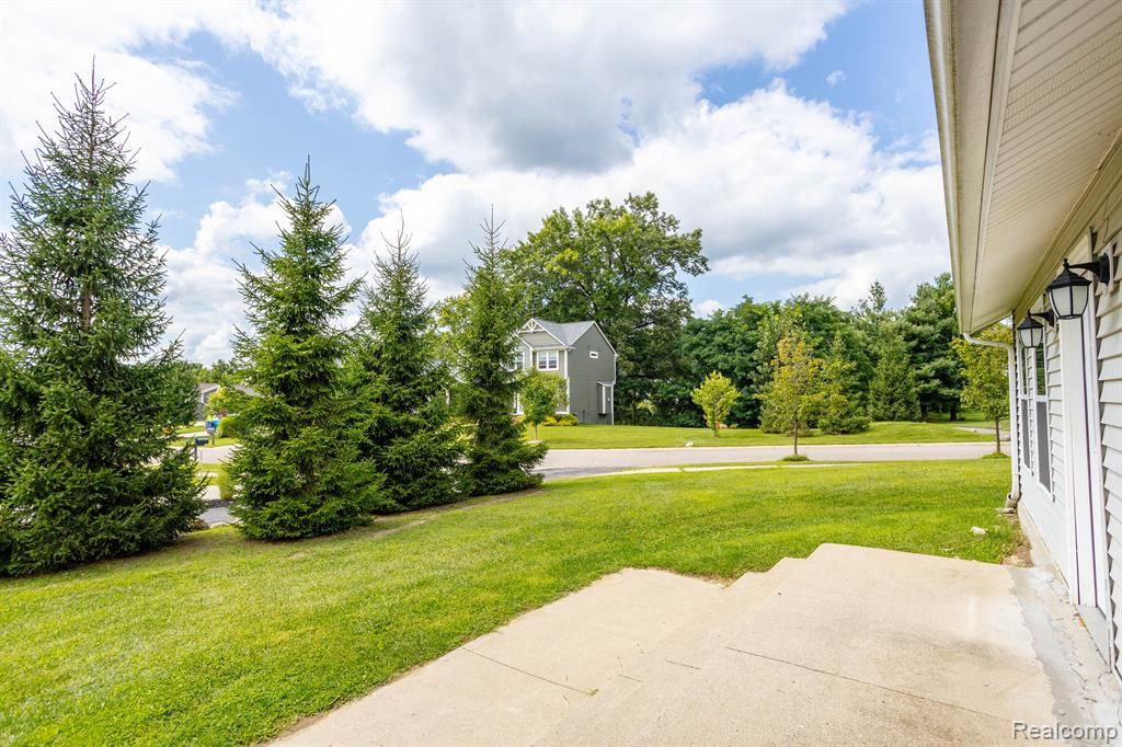 1330 Union Lake Road White Lake, MI 48386 - Photo 34 of 40