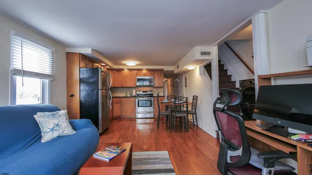 $1,500 | 9801 Ventnor Avenue, Unit C2, Margate City, NJ 08402