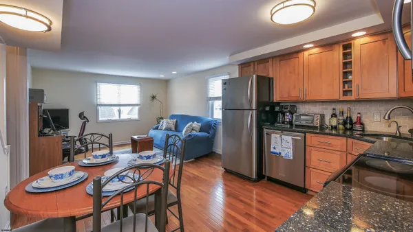 $1,500 | 9801 Ventnor Avenue, Unit C2, Margate City, NJ 08402