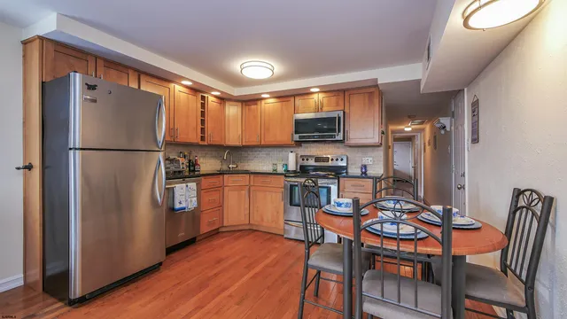 $1,500 | 9801 Ventnor Avenue, Unit C2, Margate City, NJ 08402