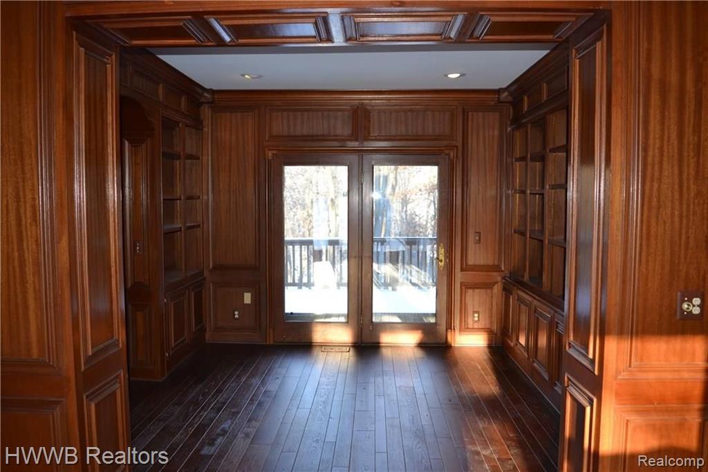 330 Camelot Way Rochester, MI 48306 - Photo 16 of 48