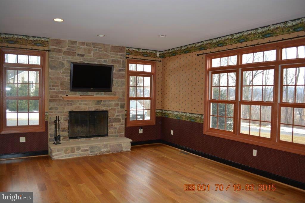5105 Smith Road Rohrersville, MD 21779 - Photo 5 of 26 Family Room