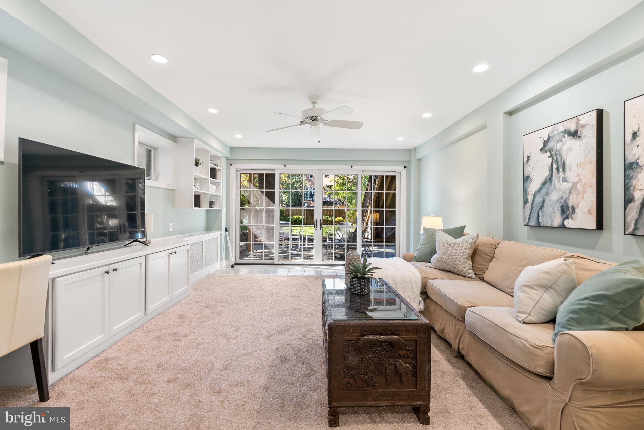 2812 39th Street Northwest Washington, DC 20007 - Photo 20 of 33 Family room, guest room, airbnb, au pair suite