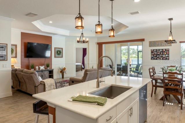7657 Ridgelake Circle Bradenton, FL 34203 - Photo 11 of 57