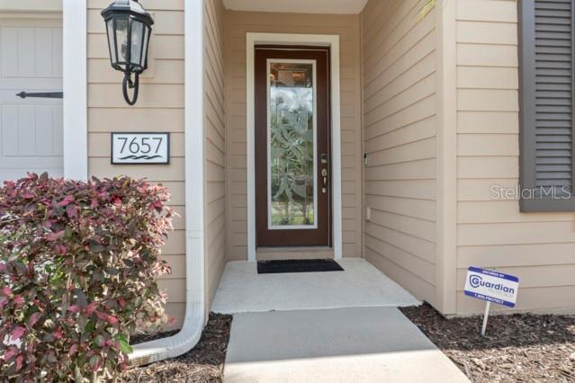 7657 Ridgelake Circle Bradenton, FL 34203 - Photo 4 of 57