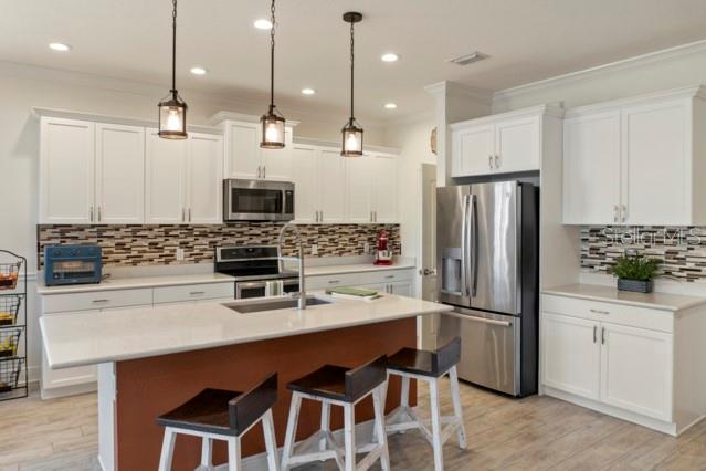 7657 Ridgelake Circle Bradenton, FL 34203 - Photo 8 of 57