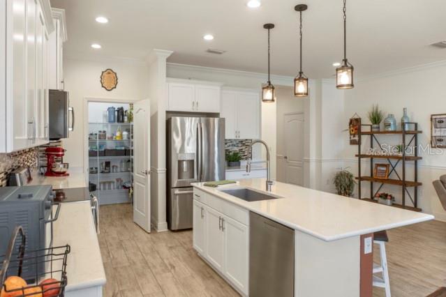 7657 Ridgelake Circle Bradenton, FL 34203 - Photo 9 of 57