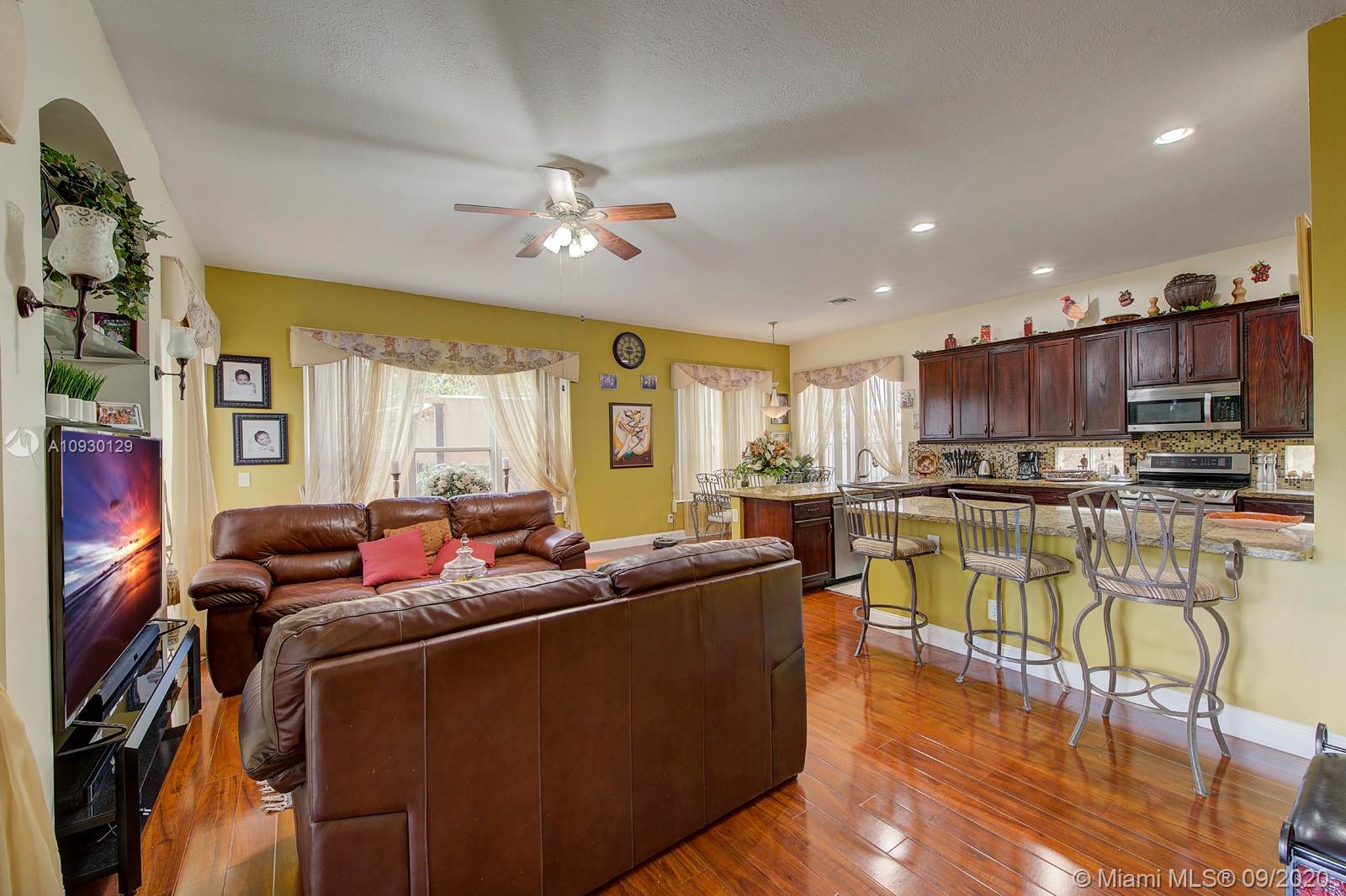 2604 Southwest 135th Avenue Miramar, FL 33027 - Photo 12 of 63 Family Room