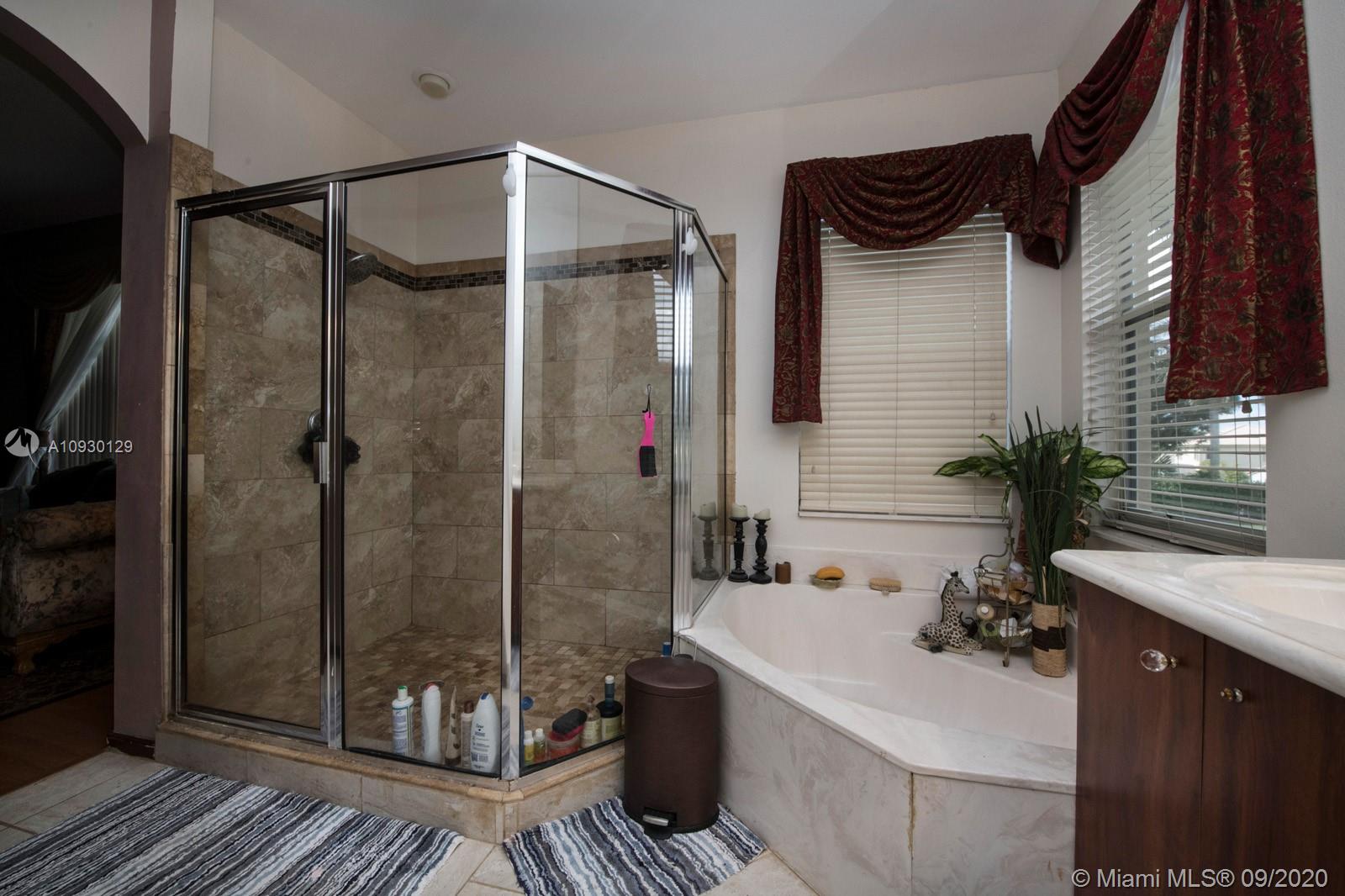 2604 Southwest 135th Avenue Miramar, FL 33027 - Photo 25 of 63 Master Shower