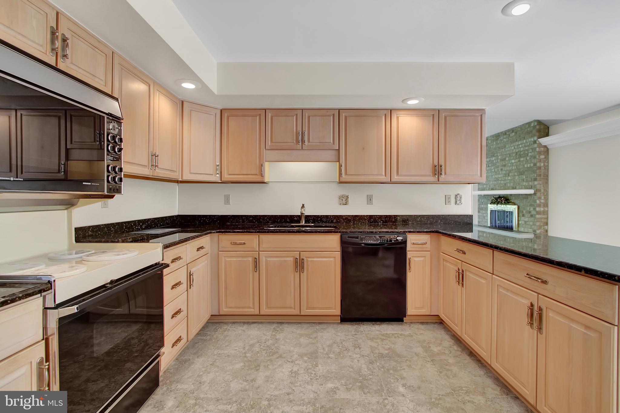 3693 Cimmeron Road York, PA 17402 - Photo 7 of 36 Gallery Image 7