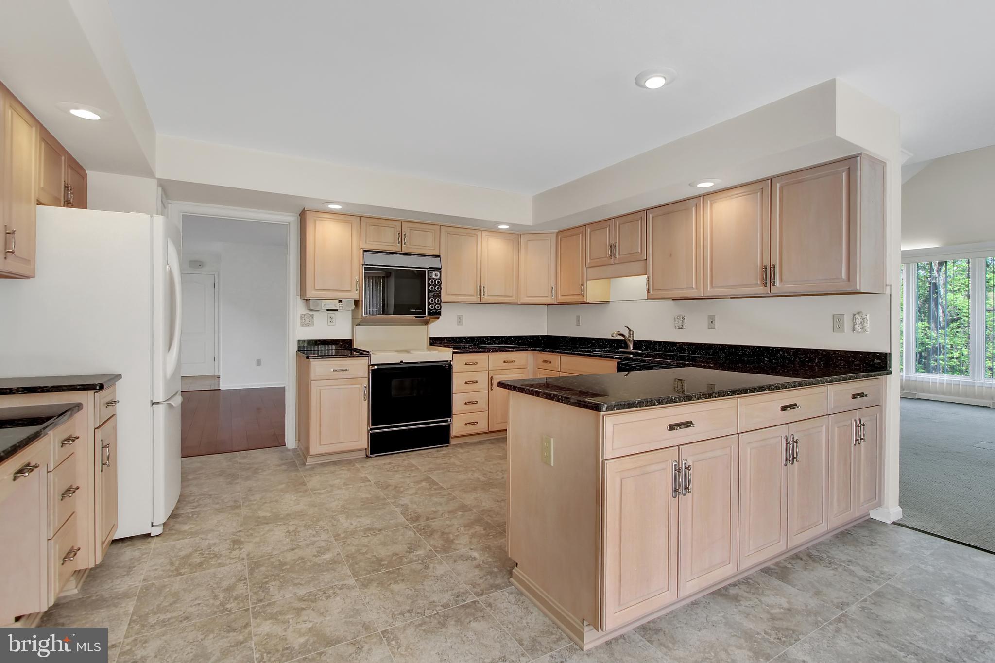 3693 Cimmeron Road York, PA 17402 - Photo 8 of 36 Gallery Image 8