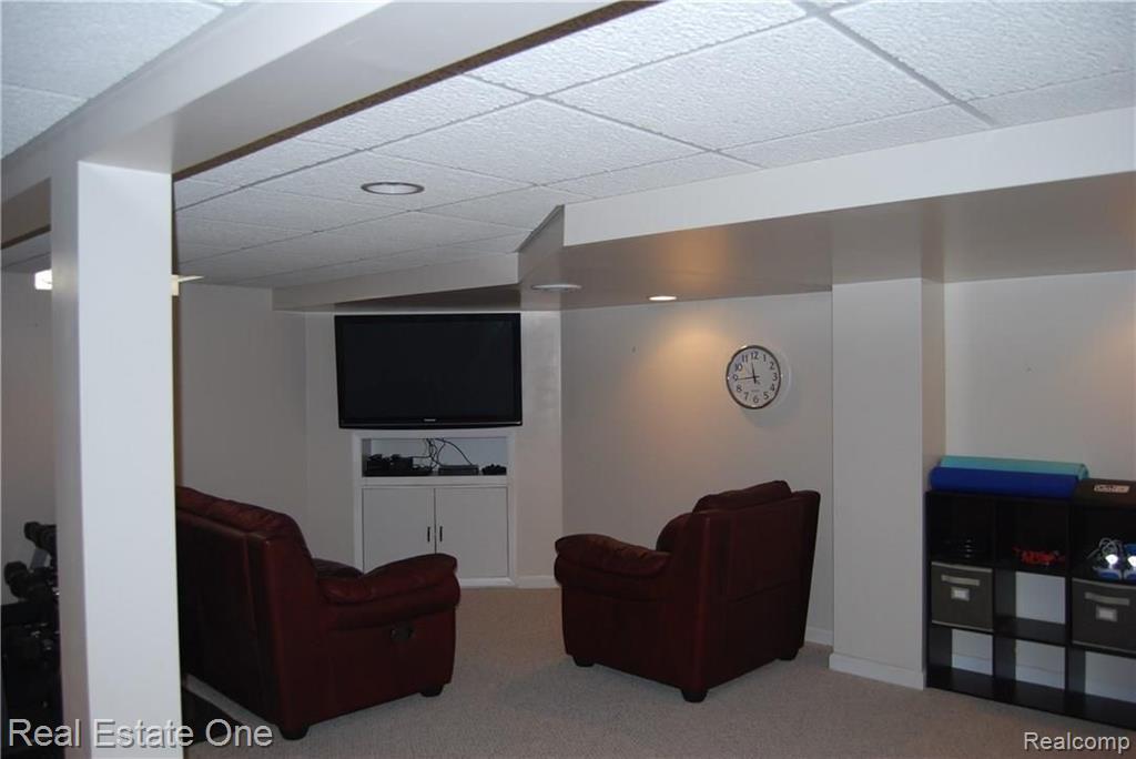 540 Rolling Green Circle Rochester Hills, MI 48309 - Photo 17 of 26