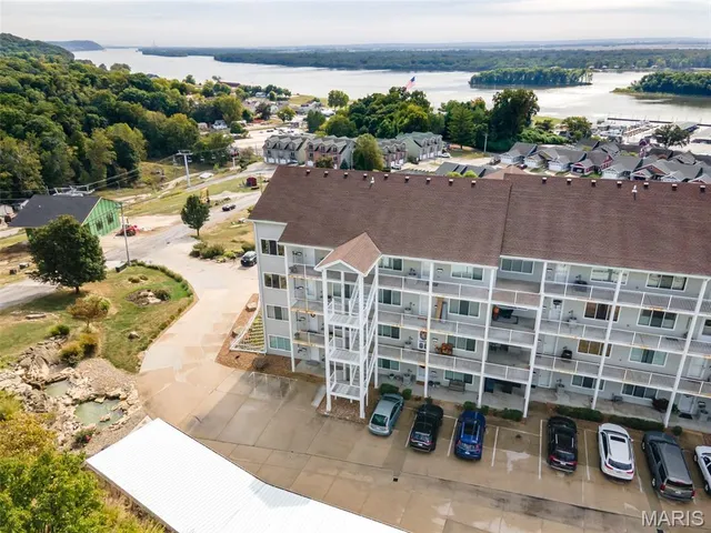 $245,000 | 401 Timber Ridge Drive, Unit 24, Grafton, IL 62037