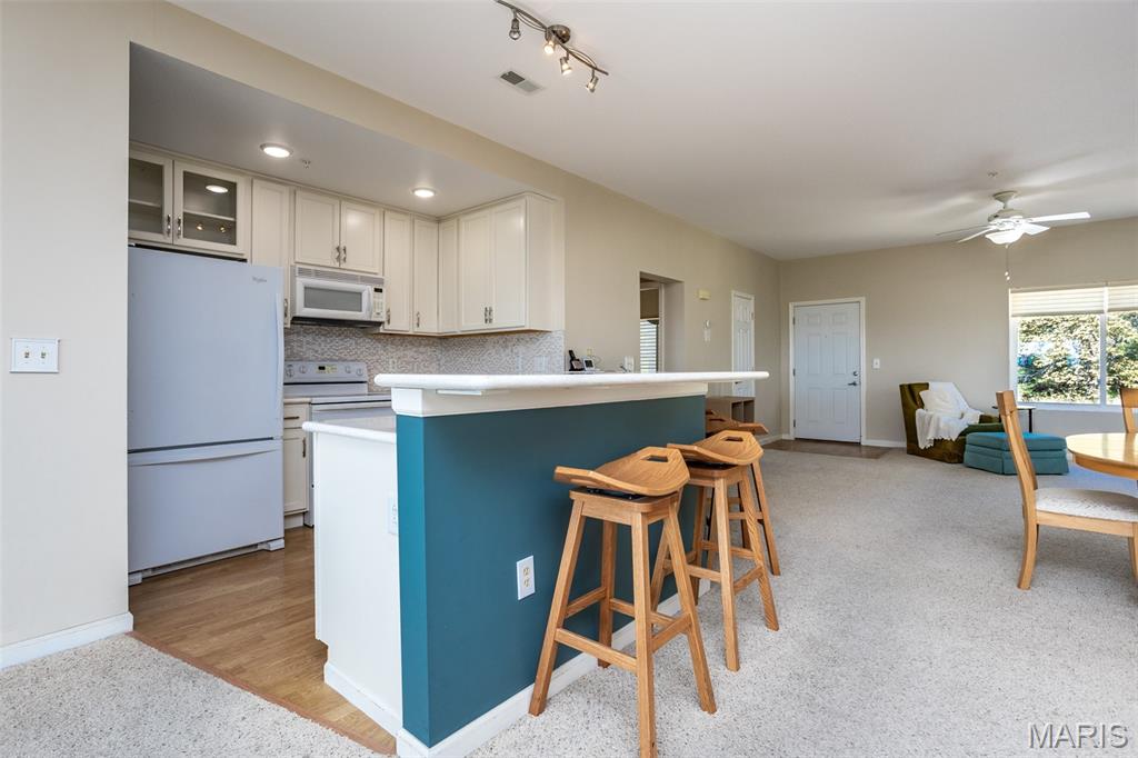 401 Timber Ridge Drive, Unit 24 Grafton, IL 62037 - Photo 8 of 32