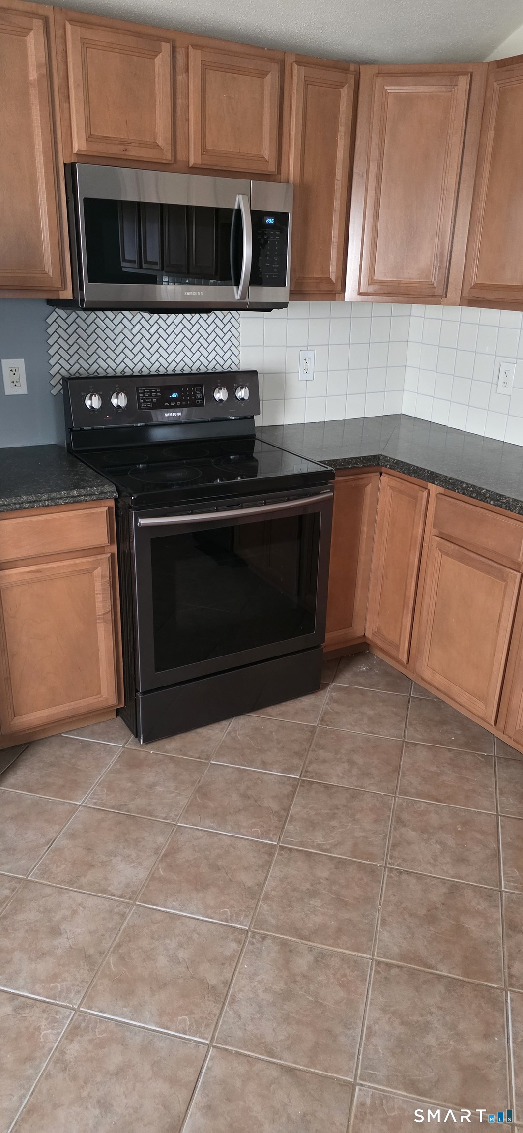 Undisclosed Address Windsor, CT 06095 - Photo 11 of 28