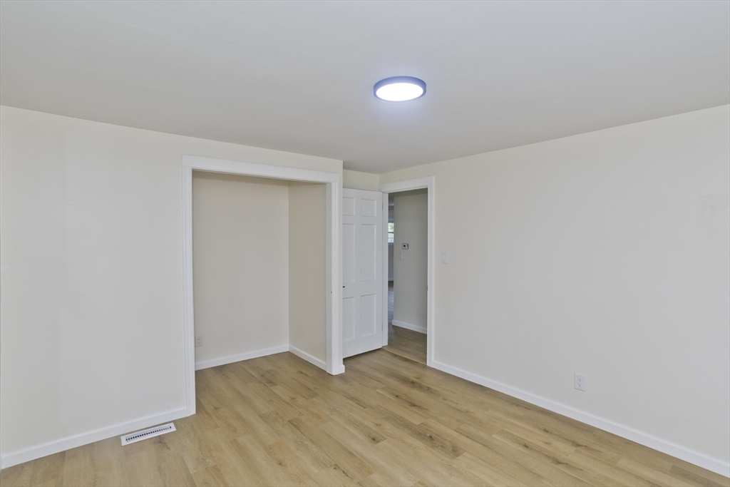 102 San Miguel Street Springfield, MA 01104 - Photo 17 of 37