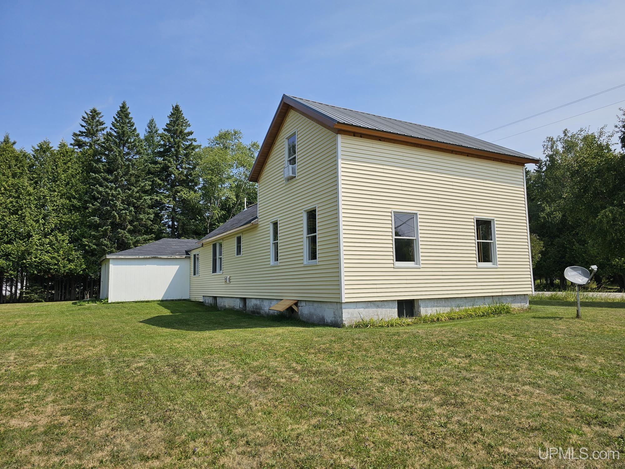 1121 North Co Road Gulliver, MI 49840 - Photo 28 of 37