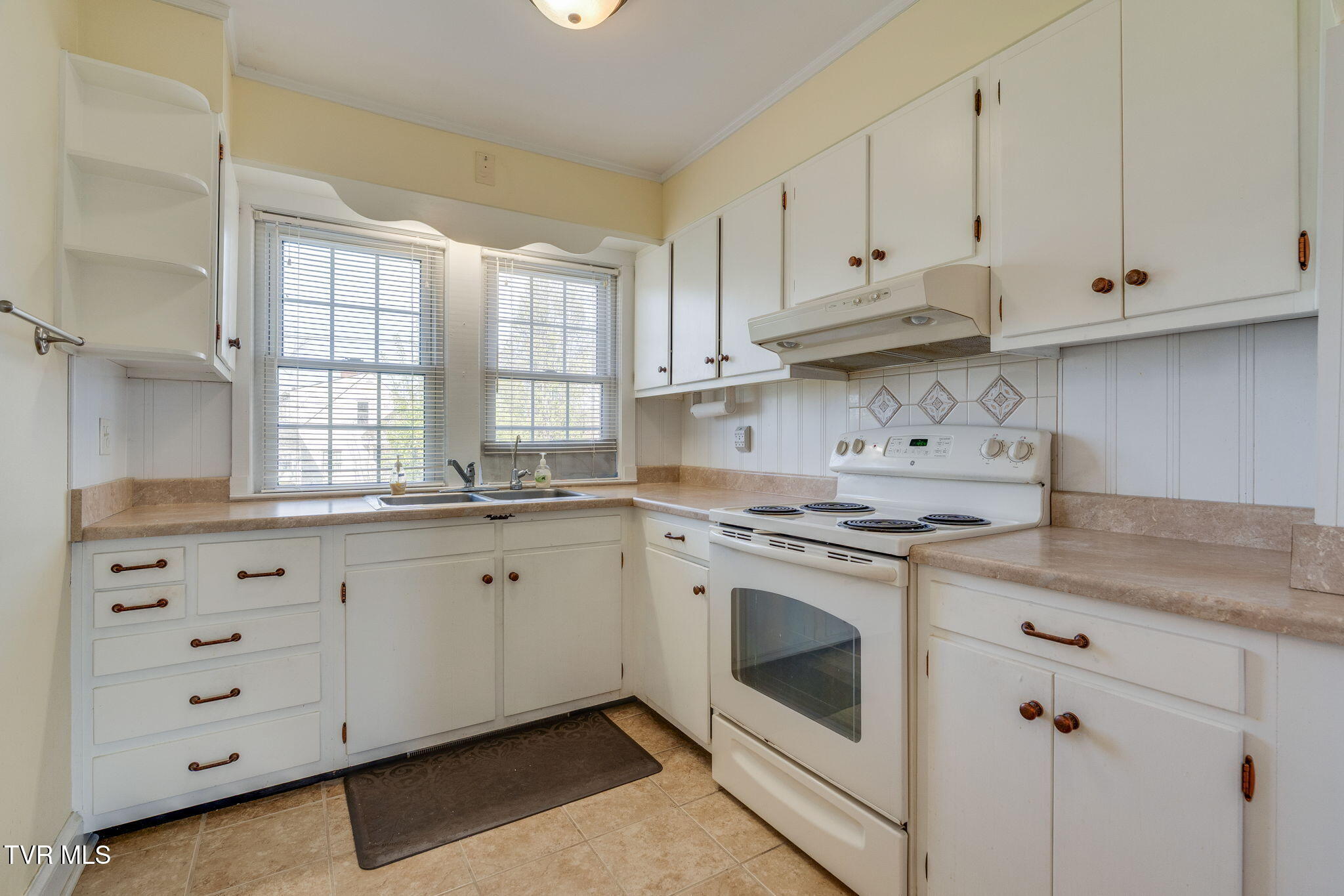 2716 Linden Road Kingsport, TN 37664 - Photo 11 of 30 011