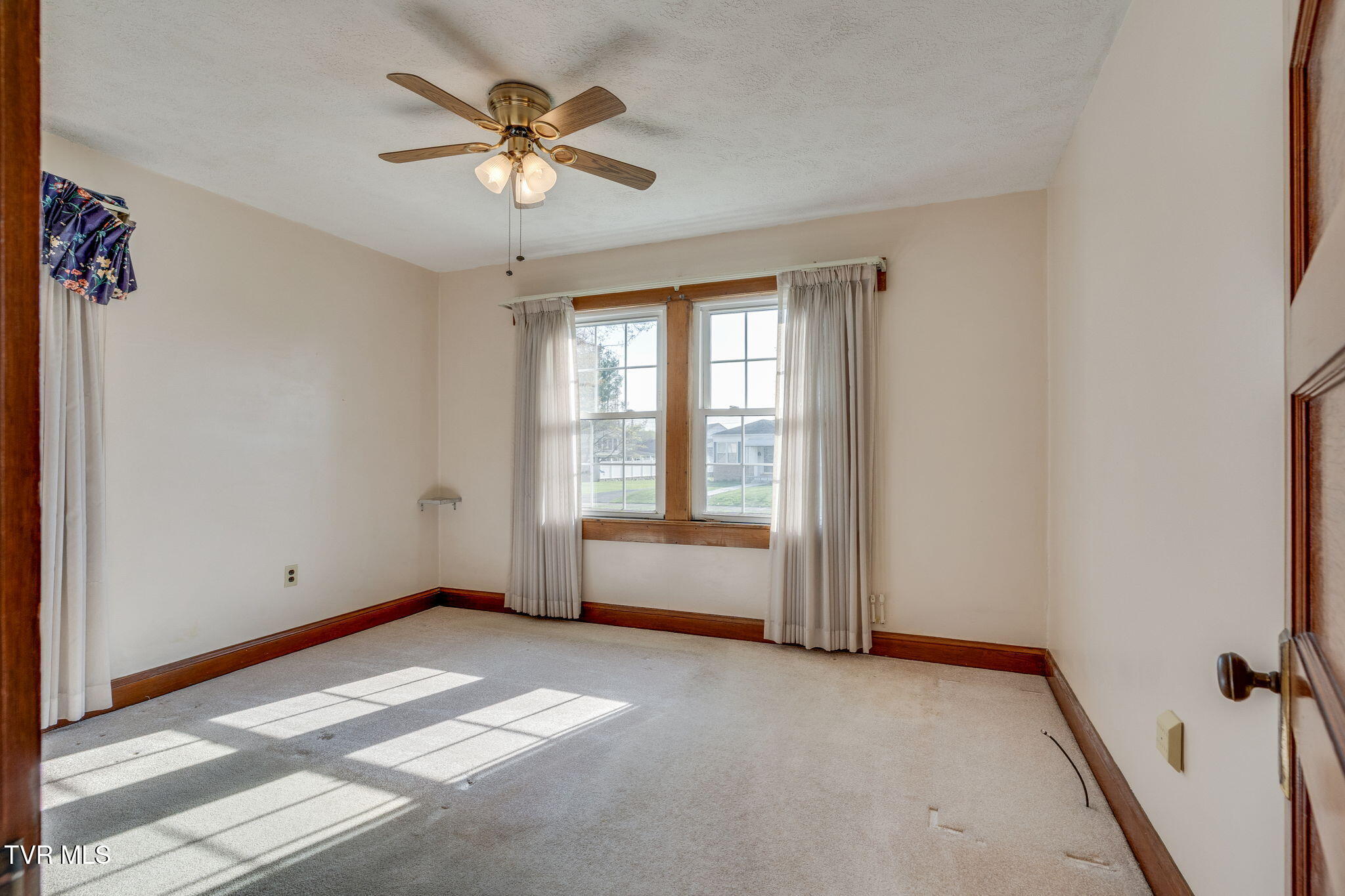 2716 Linden Road Kingsport, TN 37664 - Photo 12 of 30 012