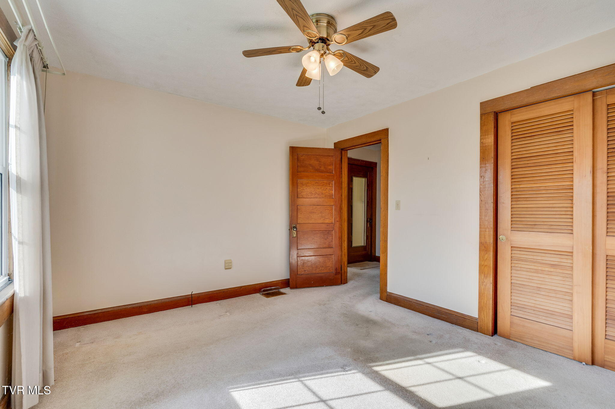 2716 Linden Road Kingsport, TN 37664 - Photo 14 of 30 014