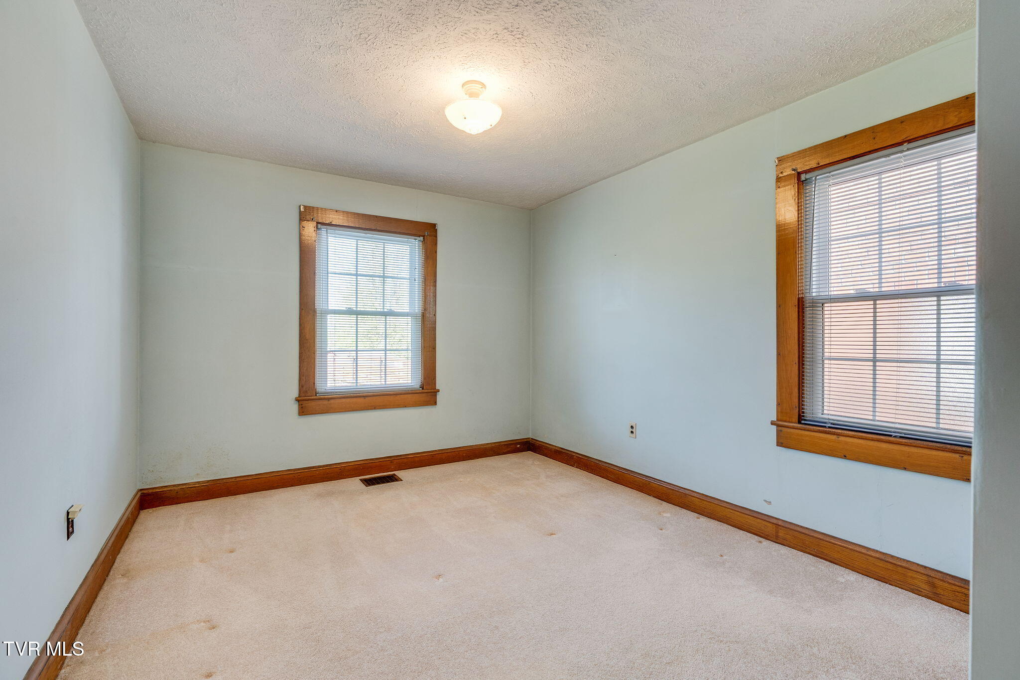 2716 Linden Road Kingsport, TN 37664 - Photo 16 of 30 016