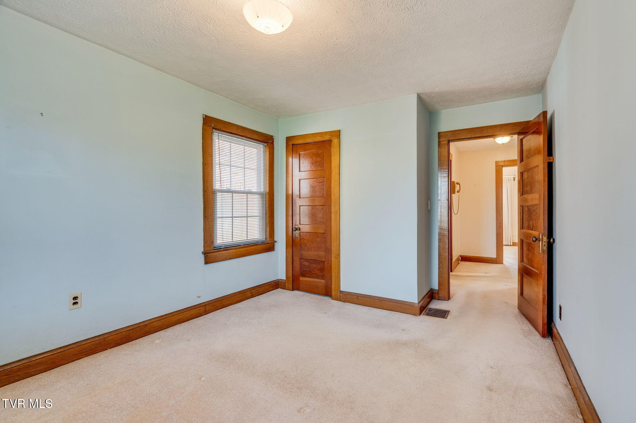 2716 Linden Road Kingsport, TN 37664 - Photo 17 of 30 017