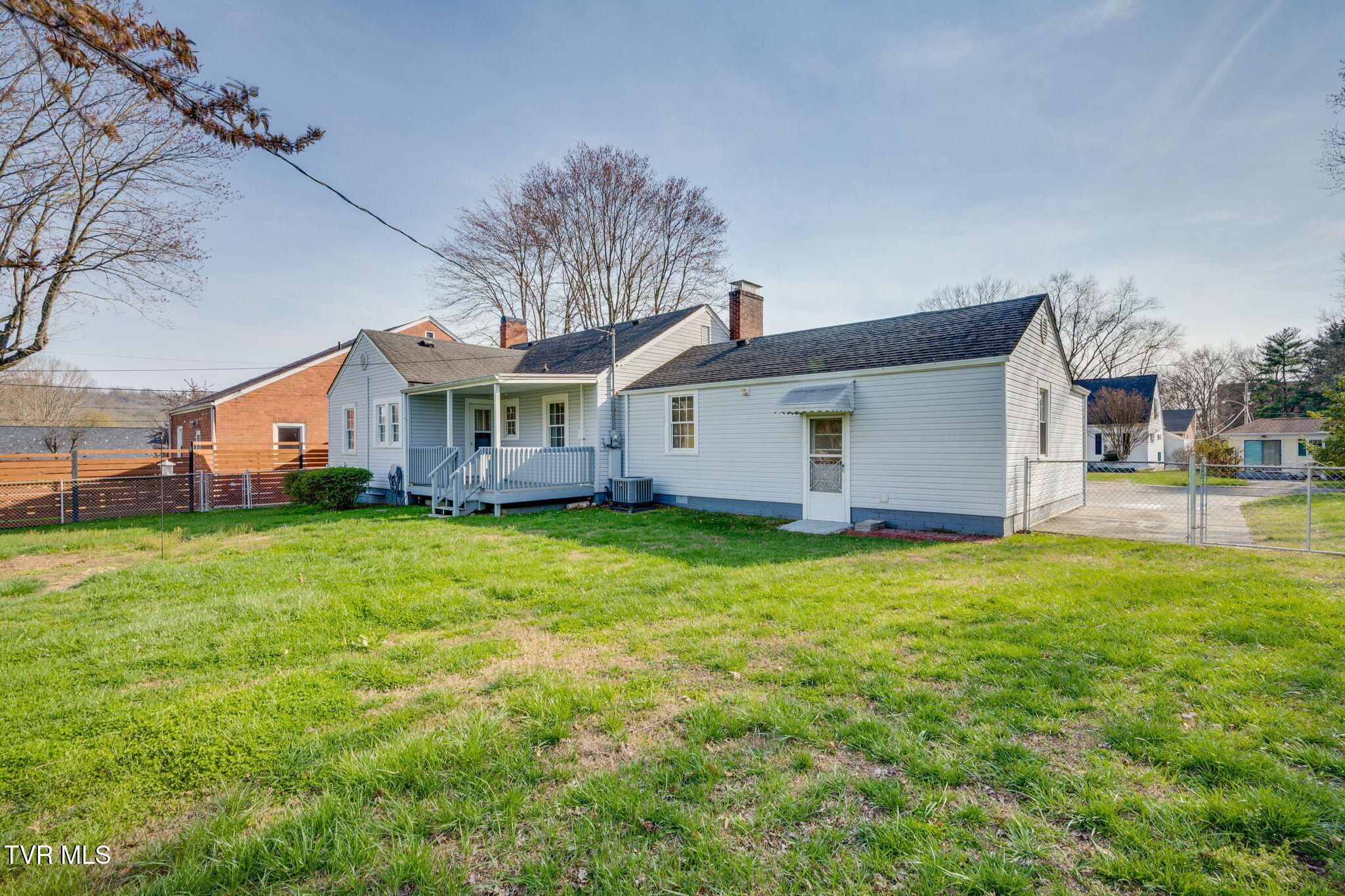 2716 Linden Road Kingsport, TN 37664 - Photo 24 of 30 024
