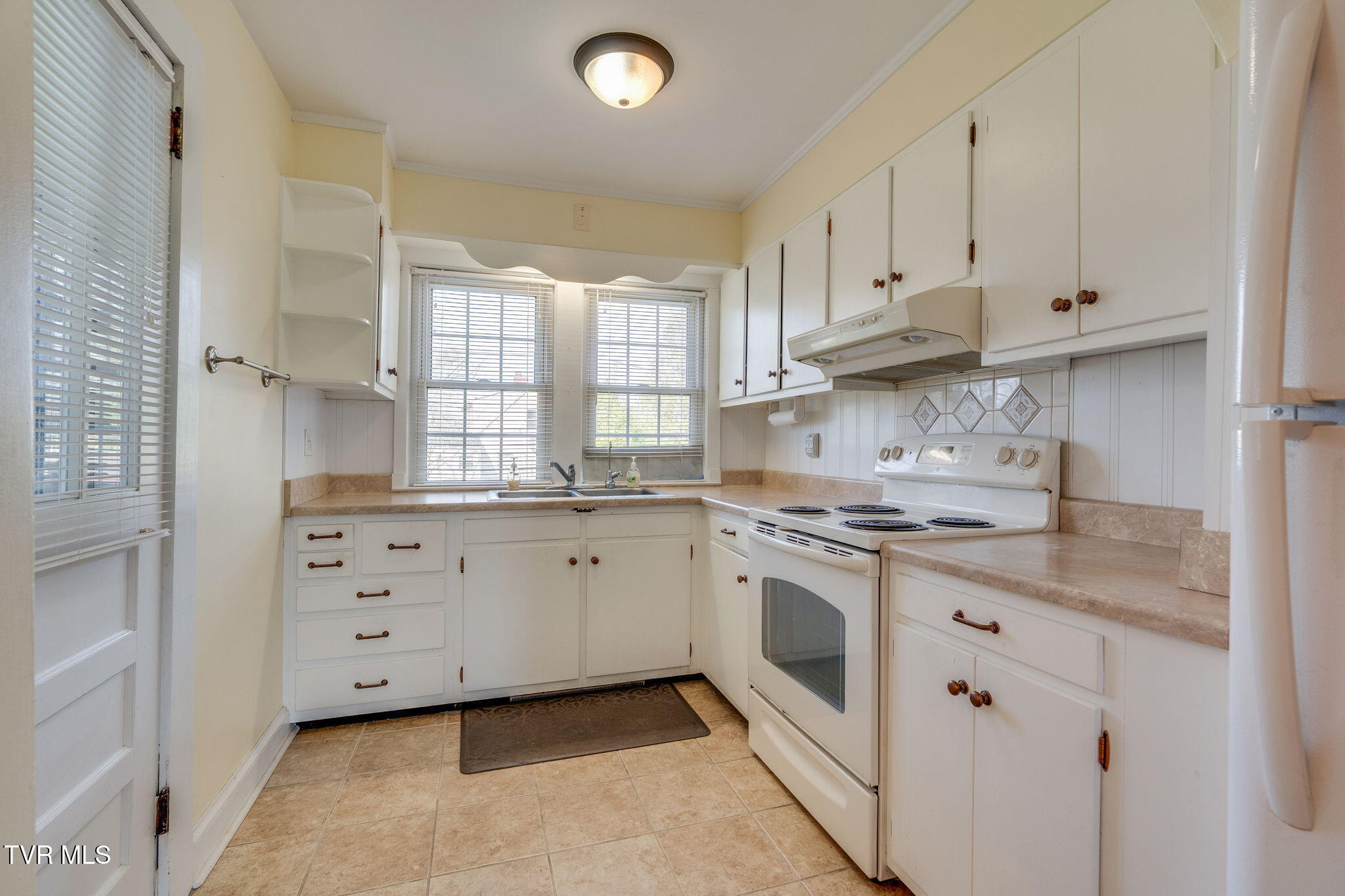 2716 Linden Road Kingsport, TN 37664 - Photo 9 of 30 009