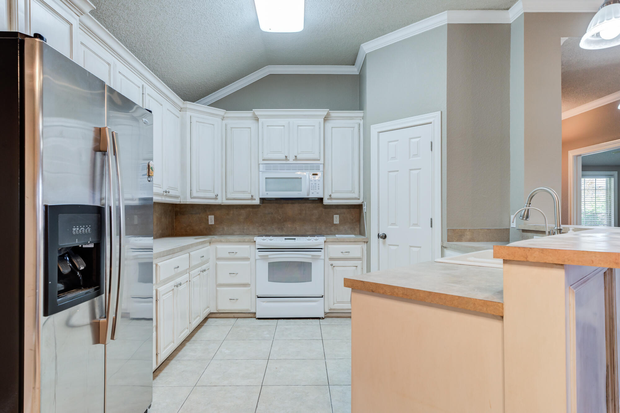 5801 110th Street Lubbock, TX 79424 - Photo 21 of 42 5801-110th-St_Lubbock-TX_39_Kitchen