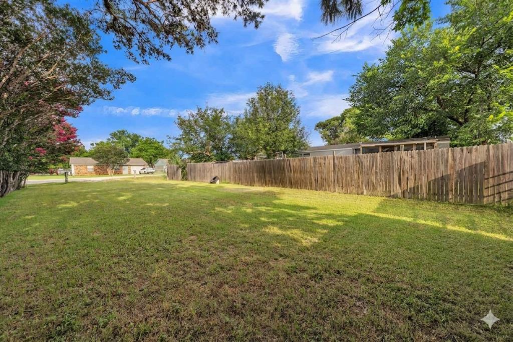 1909 Coral Road Pelican Bay, TX 76020 - Photo 5 of 40