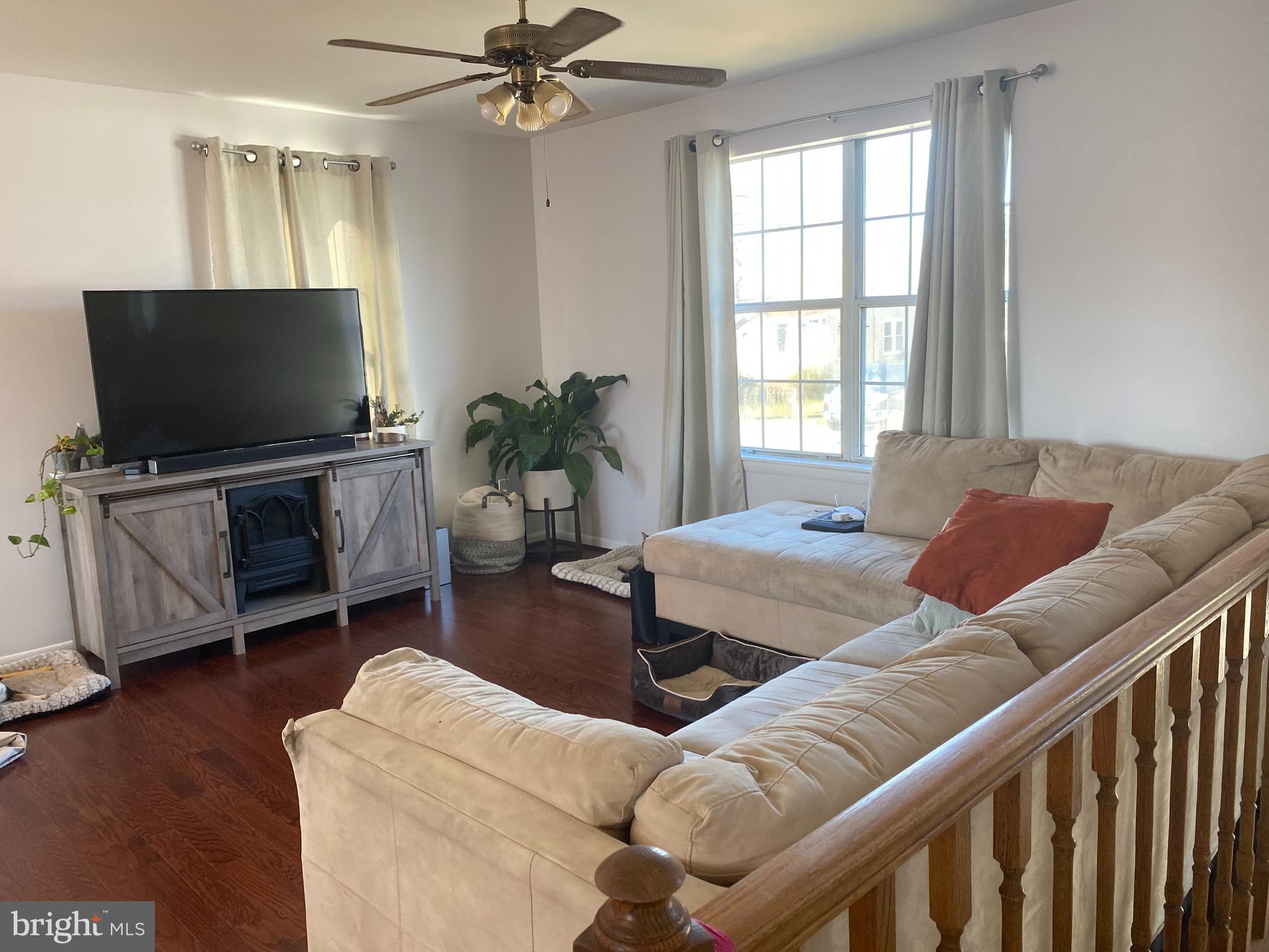 189 Lake Road Pasadena, MD 21122 - Photo 4 of 17 Gallery Image 4