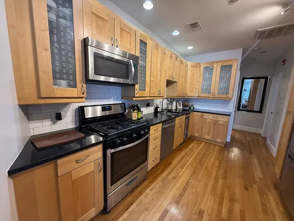 $4,700 | 119 Dorchester Street, Unit 10, Boston, MA 02127