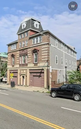 $4,700 | 119 Dorchester Street, Unit 10, Boston, MA 02127