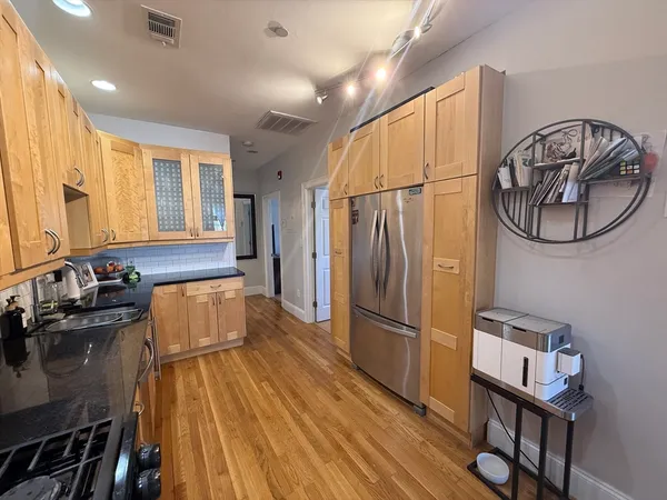 $4,700 | 119 Dorchester Street, Unit 10, Boston, MA 02127