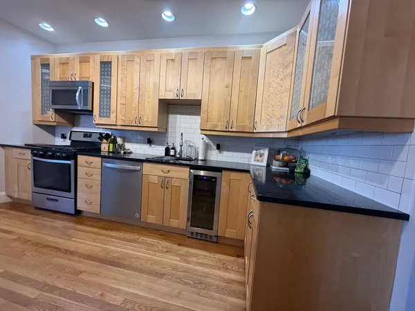 $4,700 | 119 Dorchester Street, Unit 10, Boston, MA 02127