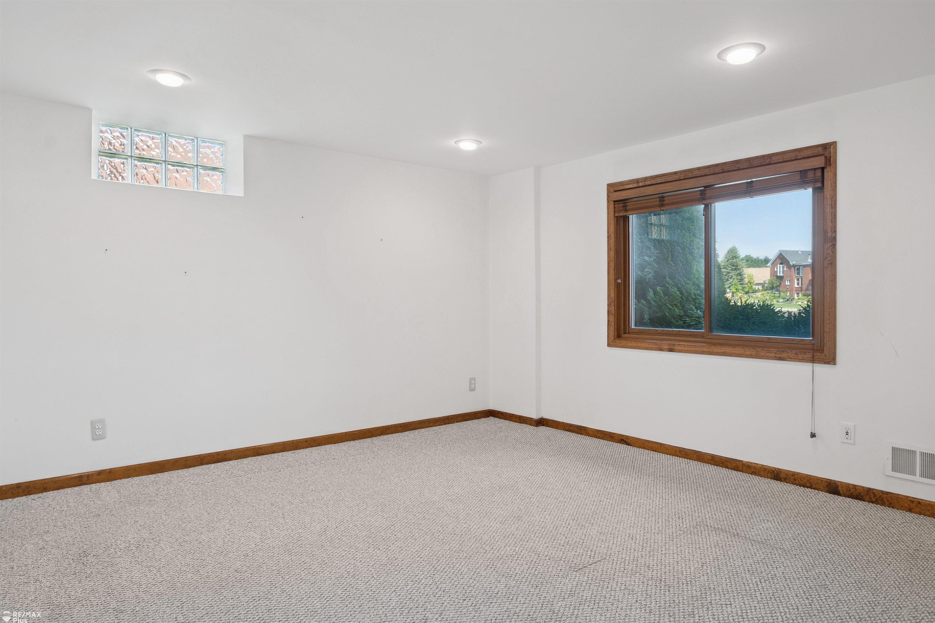 1671 South Shore Drive Rochester Hills, MI 48307 - Photo 44 of 77